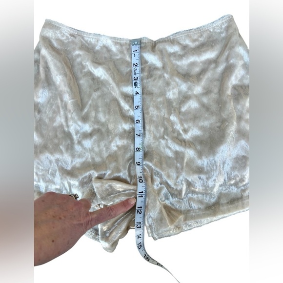 Urban Outfitters Light gold Shimmery eyelash unicorn High Waist shorts size 4 - Picture 9 of 10